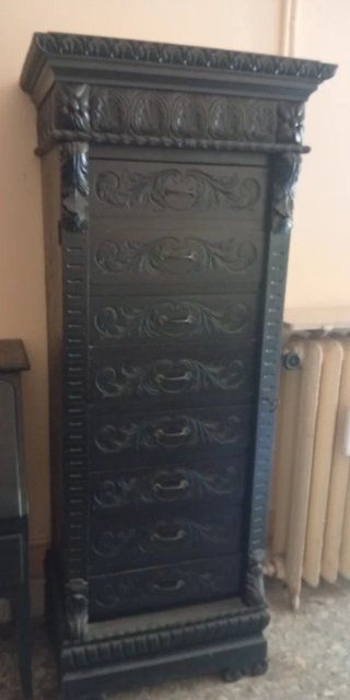 2 Cassettiere  vintage in legno intagliato, né ho