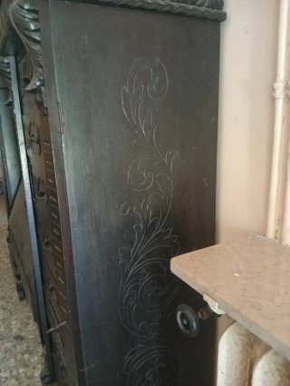 2 Cassettiere  vintage in legno intagliato, né ho
