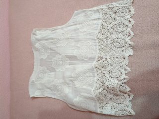 Chaleco encaje floral beige claro