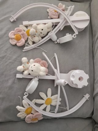 Móvil musical para cuna con peluches