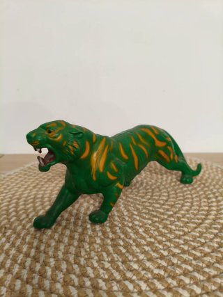 Pack x2 Figuras Pantera Morada y pantera verde