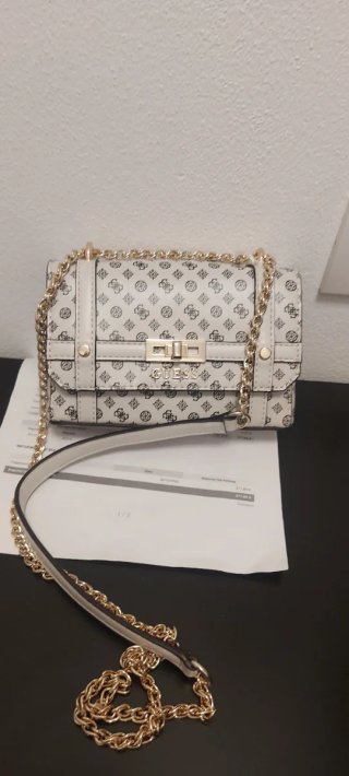 Borsa Guess bianca con dettagli oro