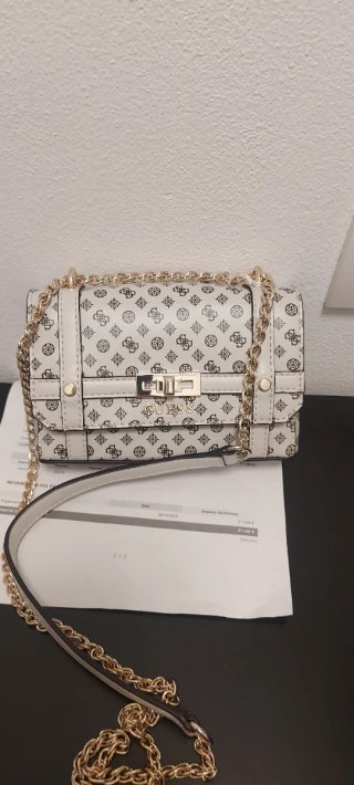 Borsa Guess bianca con dettagli oro