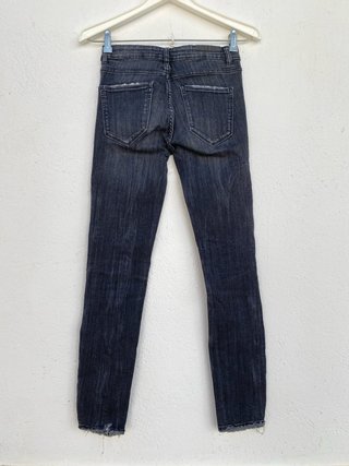Pantalón Vaquero Pitillo Deshilachado Zara