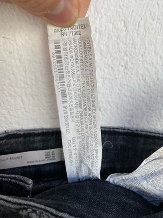Pantalón Vaquero Pitillo Deshilachado Zara