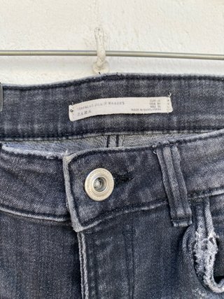 Pantalón Vaquero Pitillo Deshilachado Zara