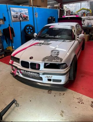 BMW E36 Headlight Air Intake / Toma de Aire faros