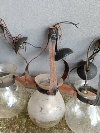 Lampade a sospensione in metallo e vetro
