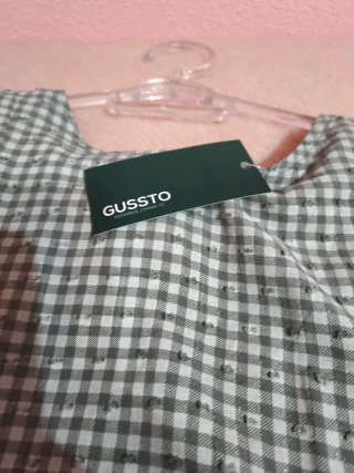 Blusa cuadros verde y blanca