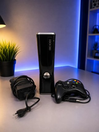 Xbox 360 220GB Negra + Mando + Juegos