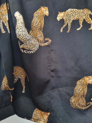 Camisa Akoz de Toi Estampado Leopardo Talla L