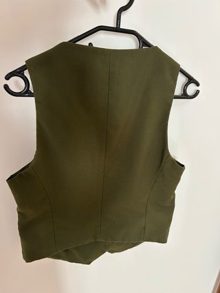 Conjunto pantalón y chaleco verde oliva