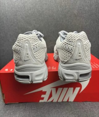 Zapatillas Nike Air Moto 2K Grises