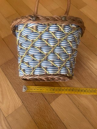 Cesta vintage mimbre y plástico