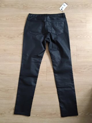 Pantalón Elogy Encerado Tachuelas