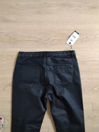 Pantalón Elogy Encerado Tachuelas