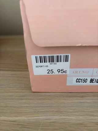 Zapatillas Beige y granate  Nuevas