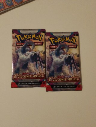 2 Paquetes Cartas Pokémon Evoluciones en Paldea.