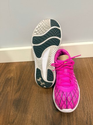 Zapatillas Under Armour fuccia 25