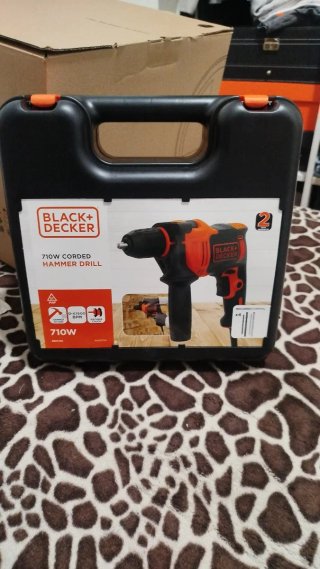 Taladro percutor Black+Decker 710W