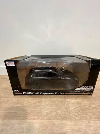 Coche teledirigido Porsche Cayenne Negro