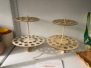 Estante para pétalos de madera