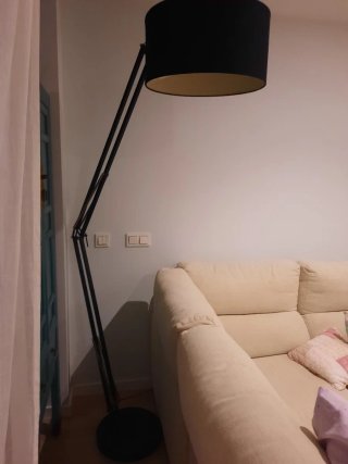 Lámpara de pie flexo negra