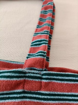 Bolsa de playa Octobre rayas rojas y verde azulado