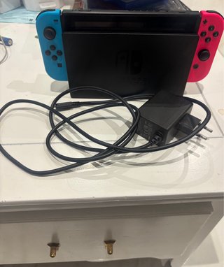 Nintendo Switch Azul/Rosa + Funda Mario Odyssey