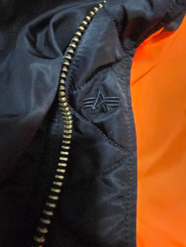 Chaqueta Alpha Industries Negra Naranja