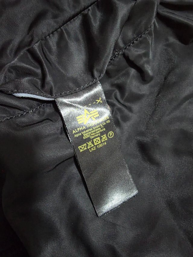 Chaqueta Alpha Industries Negra Naranja