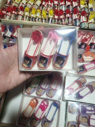 Colección artesanal de zapatillas