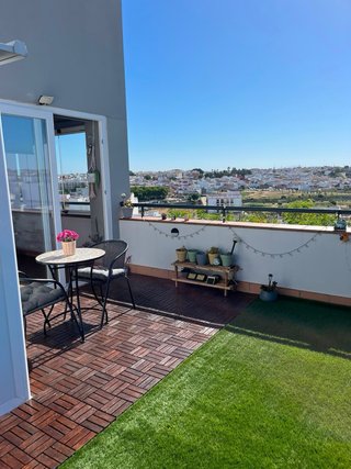 Piso de 2 habitaciones en perfecto estado.