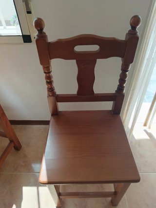 Mesa y 6 sillas madera pino