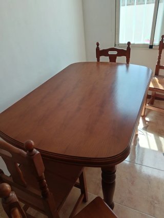 Mesa y 6 sillas madera pino