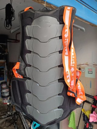 Espaldera moto snowboard skate