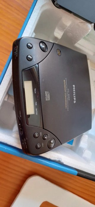 Philips Walkman CD Player Negro y cassette adaptad