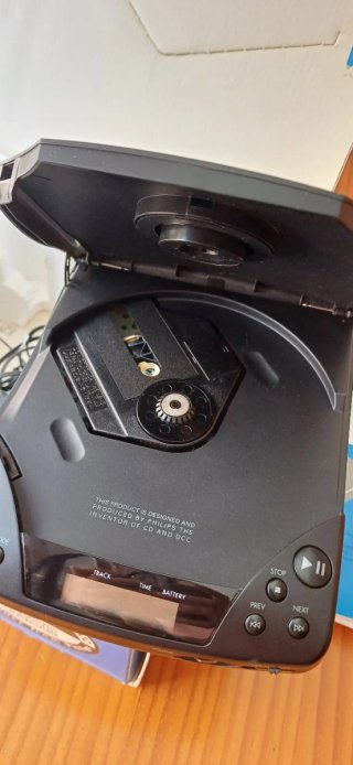 Philips Walkman CD Player Negro y cassette adaptad