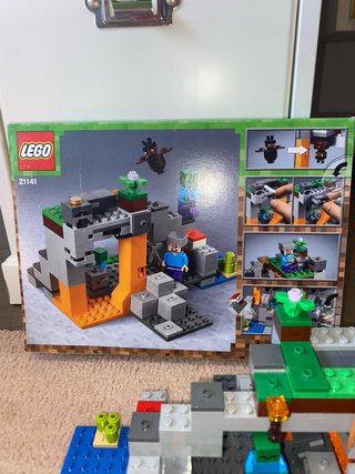 LEGO Minecraft 21141 La Caverna dello Zombie