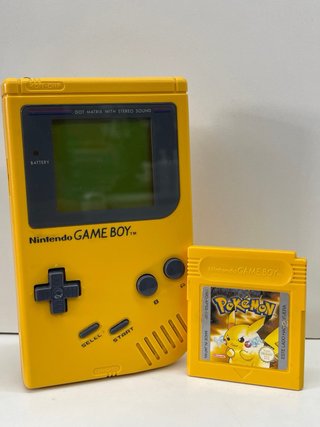 Nintendo Game Boy Amarilla + Pokémon Amarillo