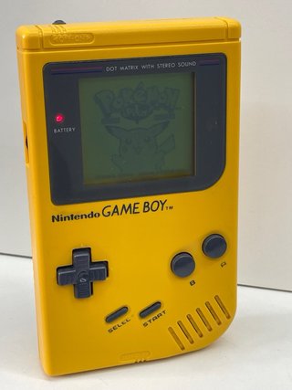 Nintendo Game Boy Amarilla + Pokémon Amarillo