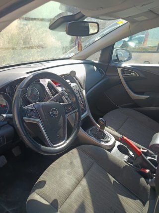 Opel Astra 2011