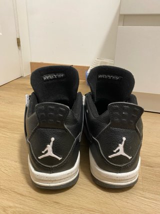 Zapatillas Air Jordan Negras y Blancas