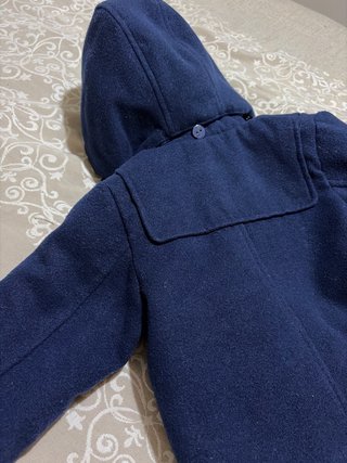 Trenca azul marino para niño