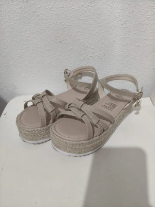 Sandalias niña beige talla 31