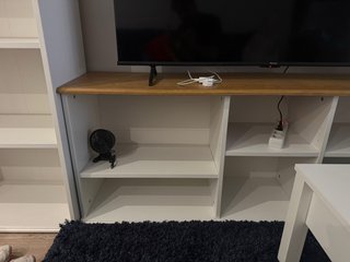 Mueble TV madera y blanco