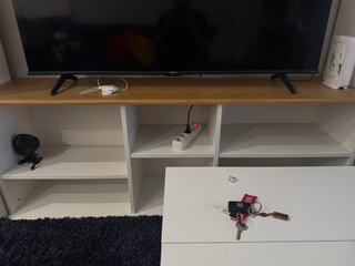 Mueble TV madera y blanco