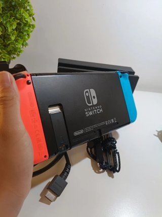 ¡BUEN ESTADO! Nintendo Switch con accesorios