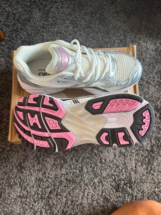 Asics Gel Kayano Blancas y Rosas