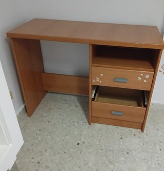 Escritorio madera marrón